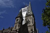 Melbourne - 120 Collins Street (264m), davor die Scots' Church