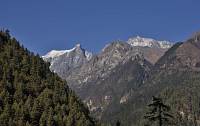 Manaslu Trek - Namenlose Berge kurz vor Kharche