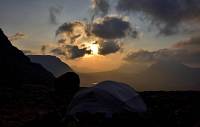 Sonnenuntergang mit Zelt
